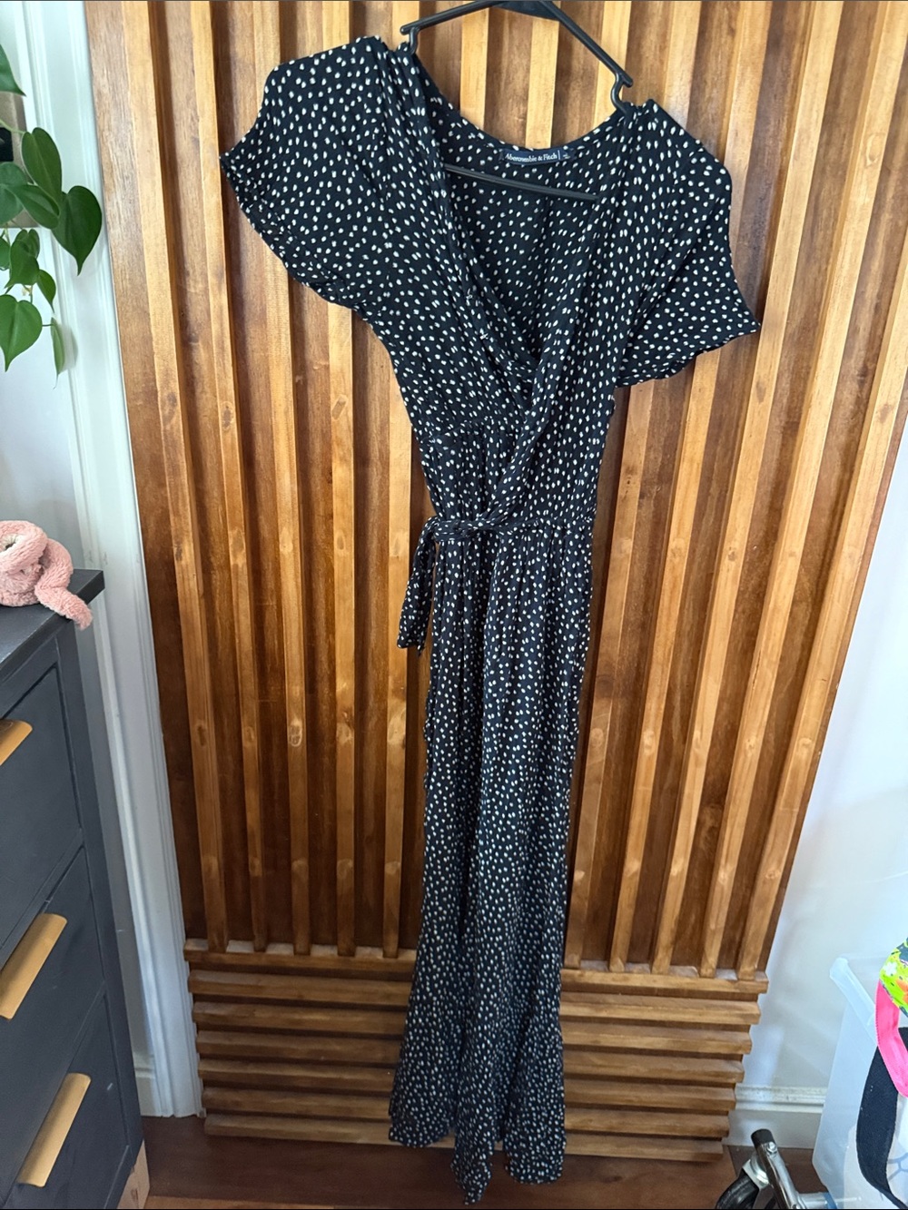 Abercrombie & Fitch Midi Polka Dot Faux Wrap Dress. S